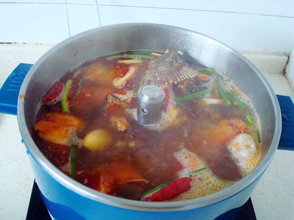 白菜香菇炖鱼的做法步骤:7