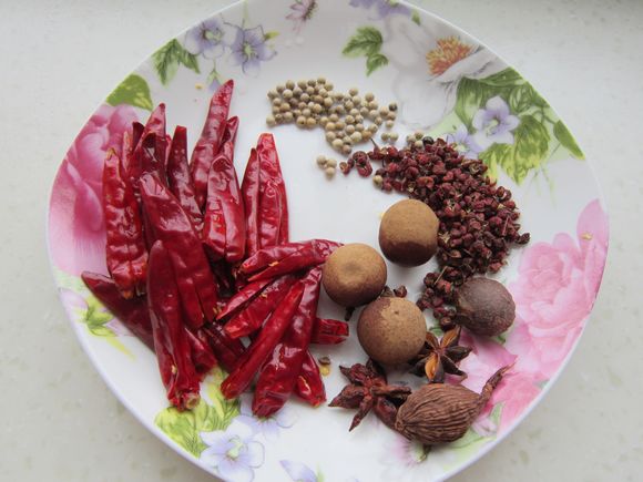 大盘鸡火锅的做法步骤:9