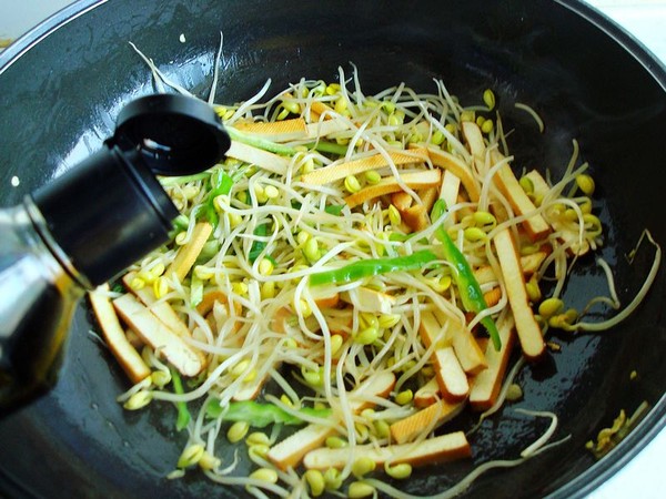 韭菜香干炒黄豆芽的做法步骤:5
