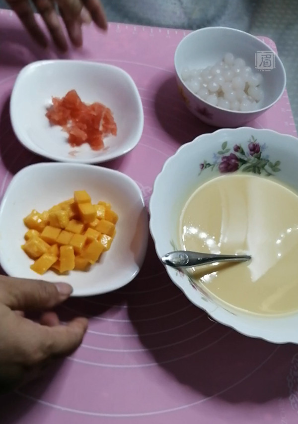 一口一个杨枝甘露冻的做法步骤:8