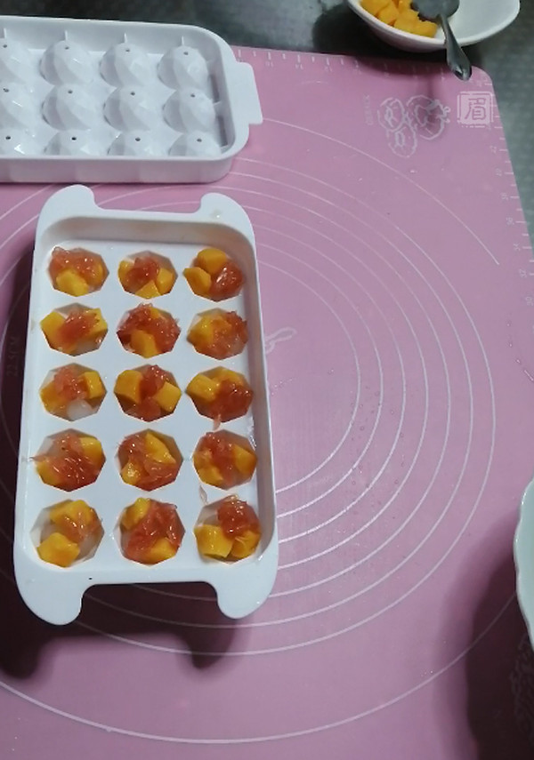一口一个杨枝甘露冻的做法步骤:9