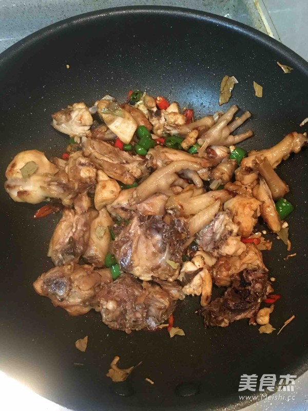 小鸡炖土豆的做法步骤:5