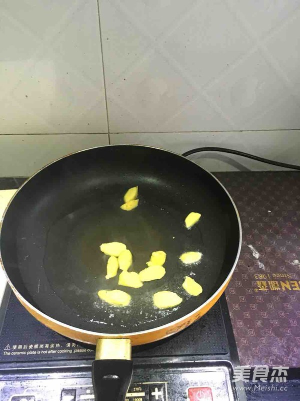 红烧鸡脚的做法步骤：7