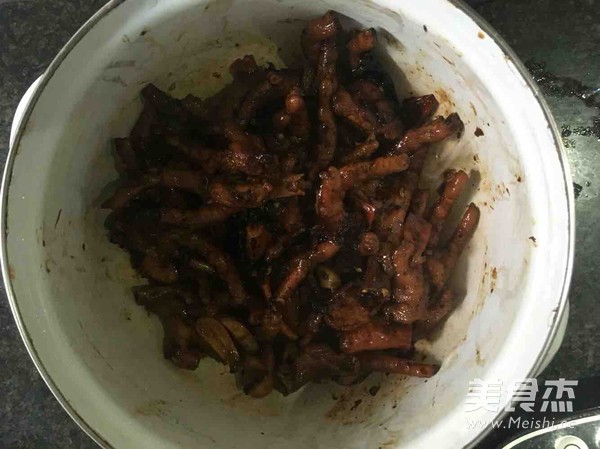 红烧鸡脚的做法步骤：7