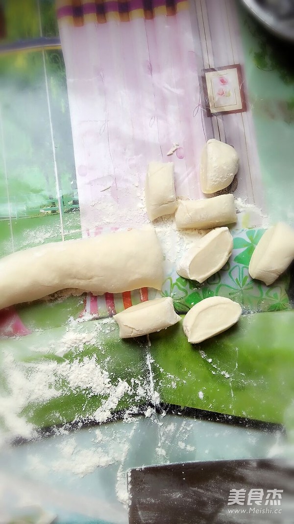 香葱香菇猪肉包子的做法步骤：6