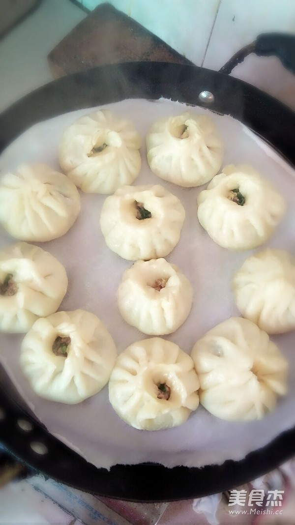 香葱香菇猪肉包子的做法步骤：11