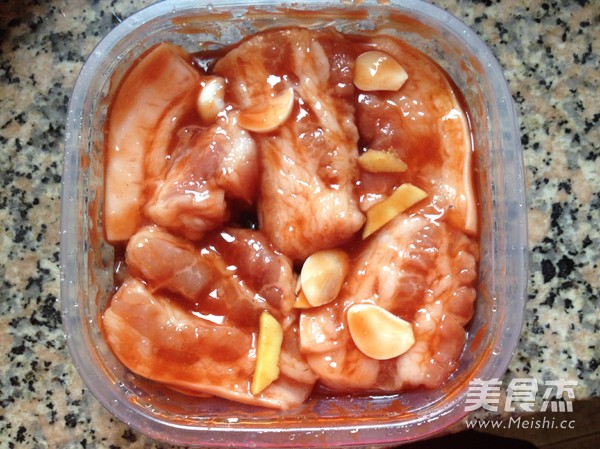 广式蜜汁叉烧的做法步骤:2