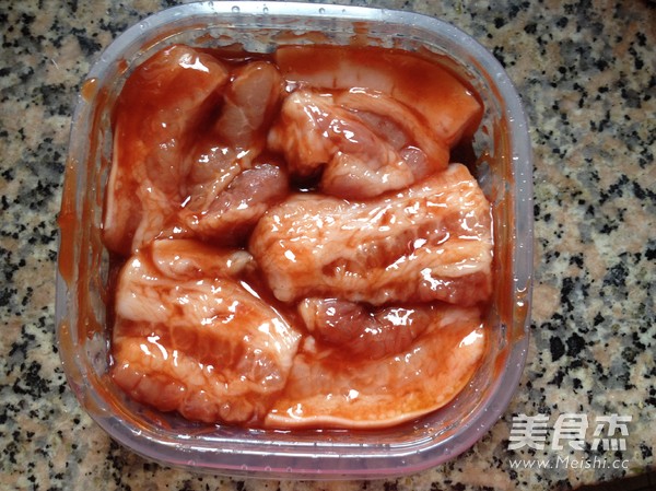 广式蜜汁叉烧的做法步骤：1
