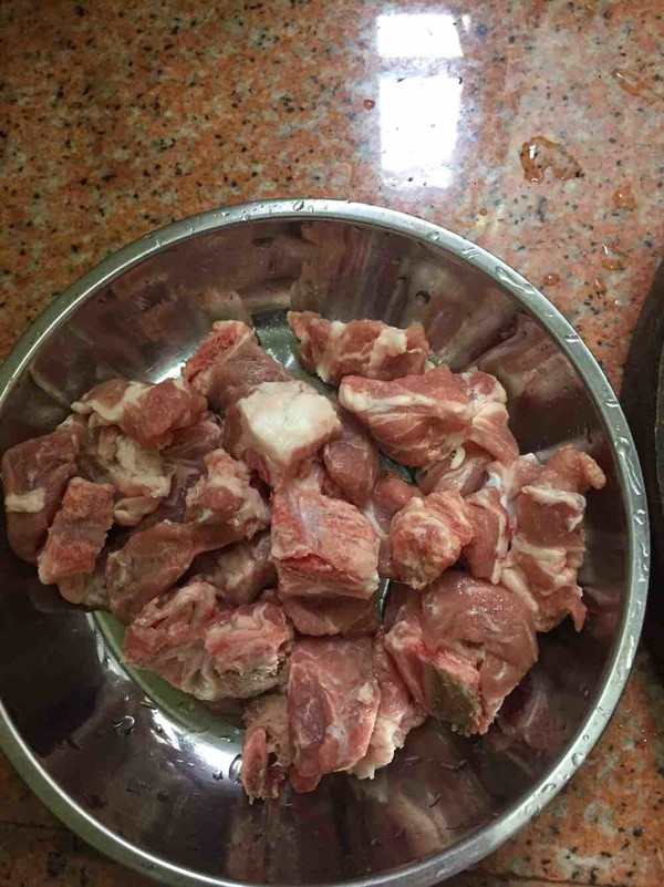 蒜蓉蒸排骨的做法步骤：1