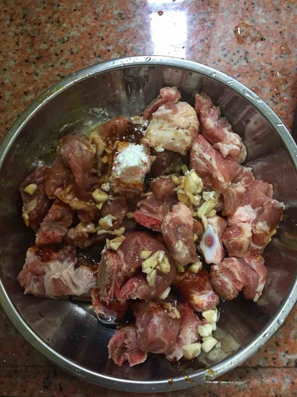 蒜蓉蒸排骨的做法步骤：2