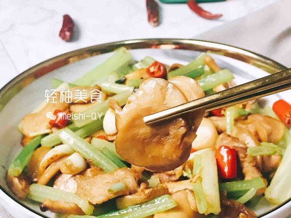 香辣过瘾的干锅杏鲍菇的做法步骤:6