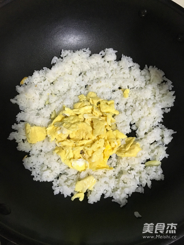 缤纷炒饭的做法步骤:10