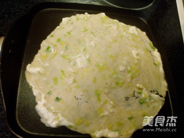 芹菜叶煎饼的做法步骤:7