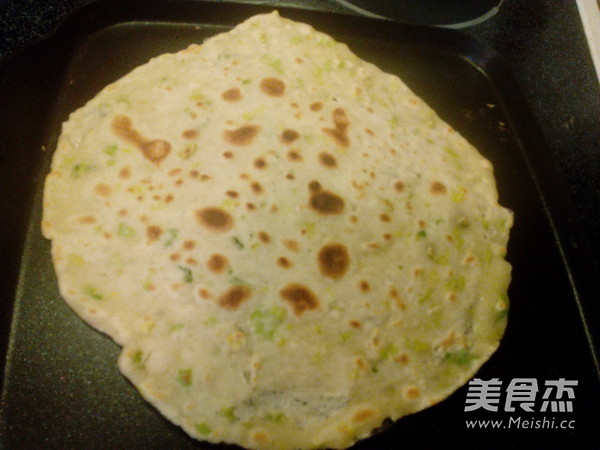 芹菜叶煎饼的做法步骤:9