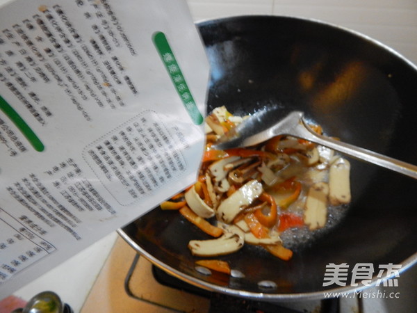 红椒炒香干的做法步骤：5