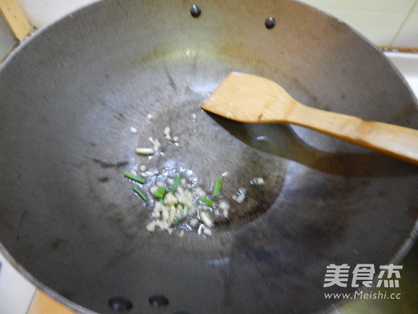 西芹炒香干的做法步骤：4