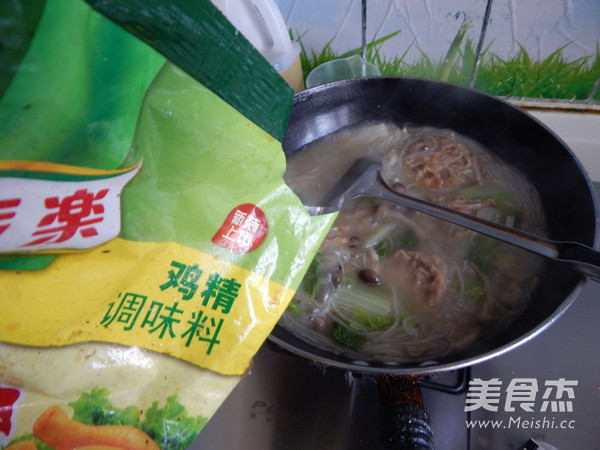 白菜粉条炖藕饼的做法步骤：15