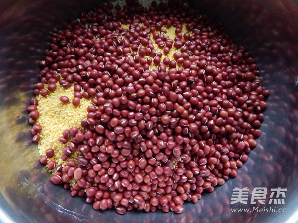 小米红豆粽子的做法步骤:3