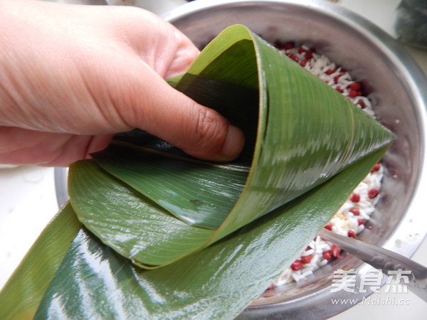 小米红豆粽子的做法步骤:7