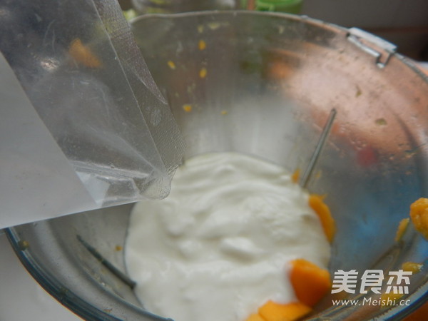 芒果酸奶冰棍的做法步骤:5