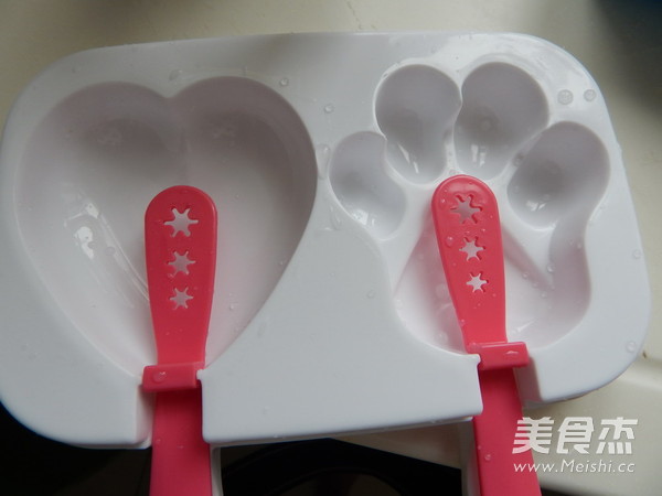 芒果酸奶冰棍的做法步骤:8