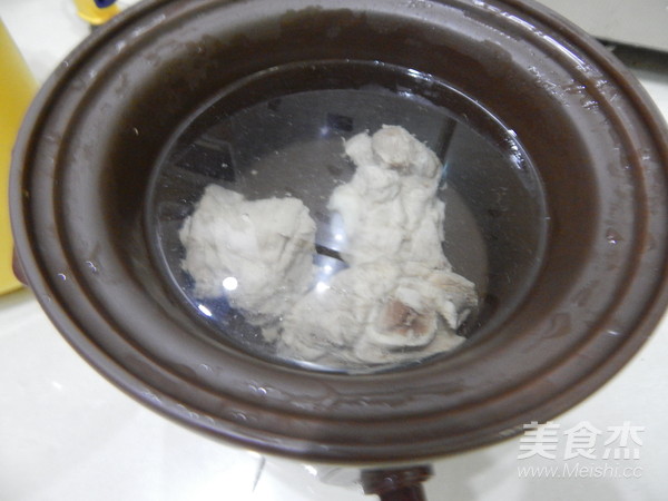 笋尖炖大骨汤的做法步骤：3
