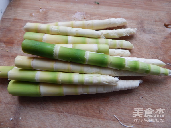 笋尖炖大骨汤的做法步骤：4