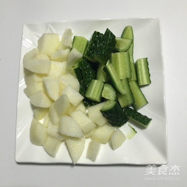 黄瓜雪梨汁的做法步骤：2