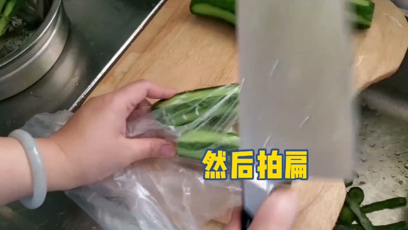 简单的拍黄瓜的做法步骤:8