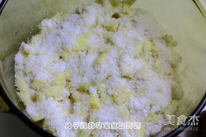 宝宝营养餐—苹果百香果酱的做法步骤:2