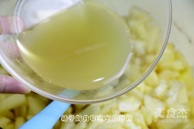 宝宝营养餐—苹果百香果酱的做法步骤:3