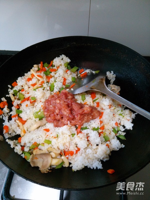 菌菇肉丝彩色蛋炒饭的做法步骤:7