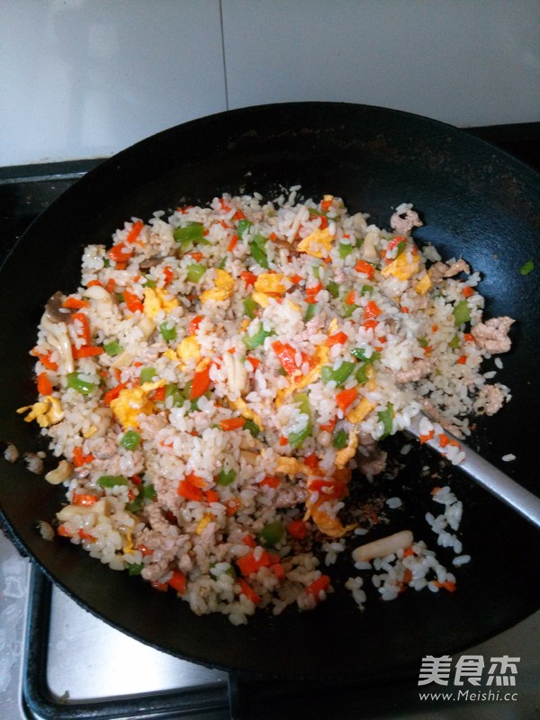 菌菇肉丝彩色蛋炒饭的做法步骤:8