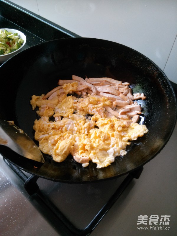 豆腐彩蔬蛋炒饭的做法步骤:4