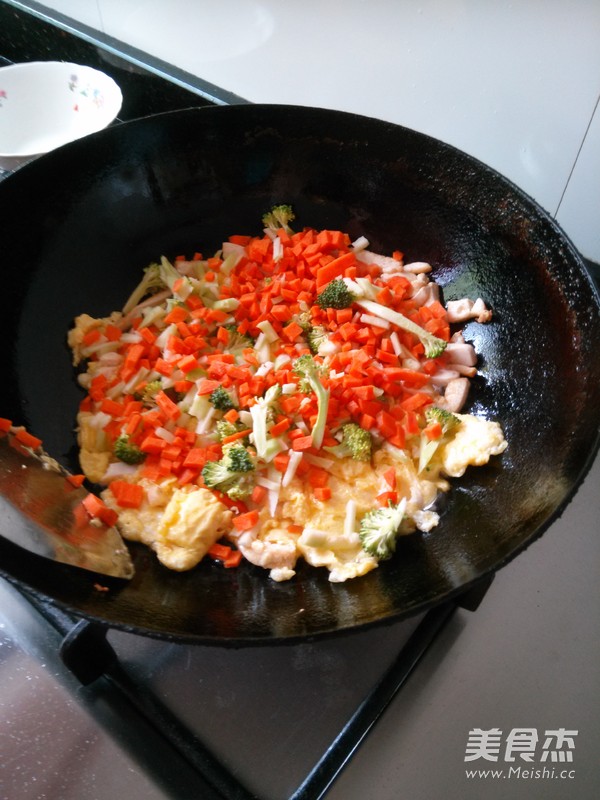 豆腐彩蔬蛋炒饭的做法步骤:5