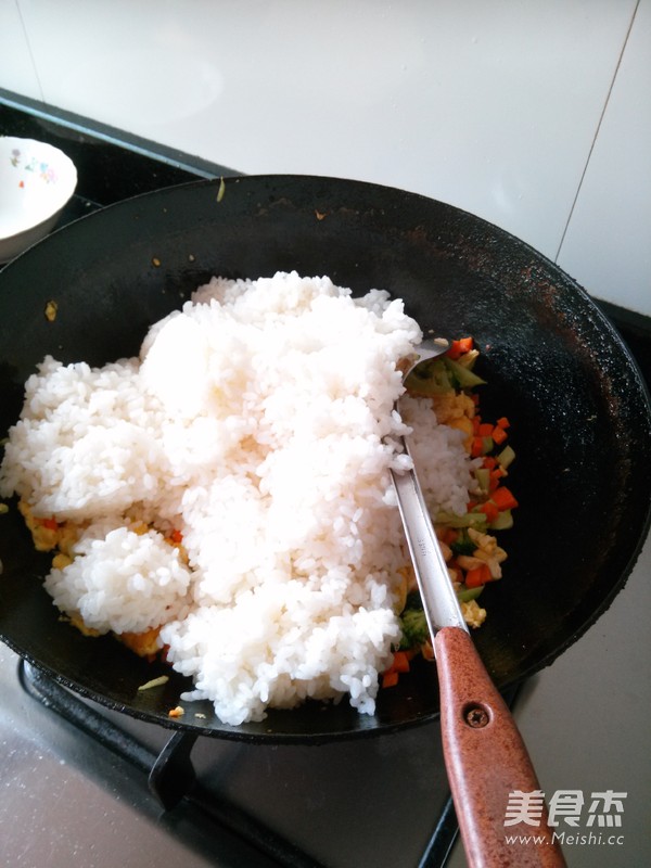 豆腐彩蔬蛋炒饭的做法步骤:6