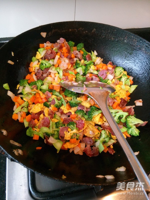 腊肠蛋炒饭的做法步骤:10