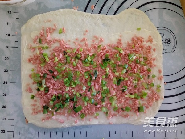 香葱火腿面包卷的做法步骤:7
