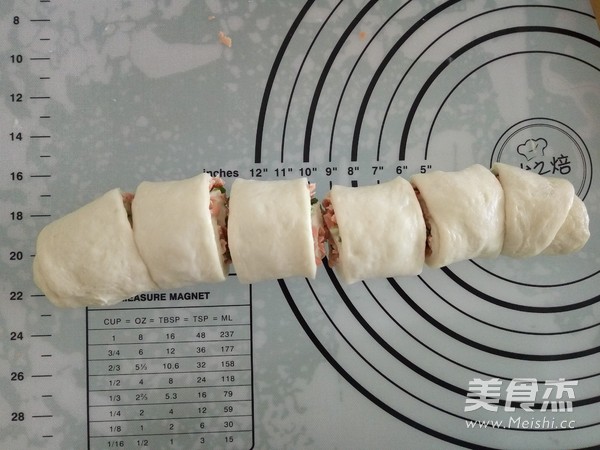 香葱火腿面包卷的做法步骤:9