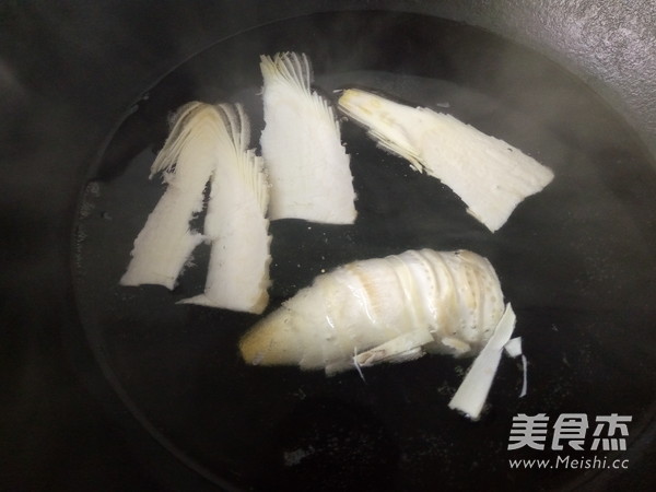 鱼香肉丝的做法步骤:2