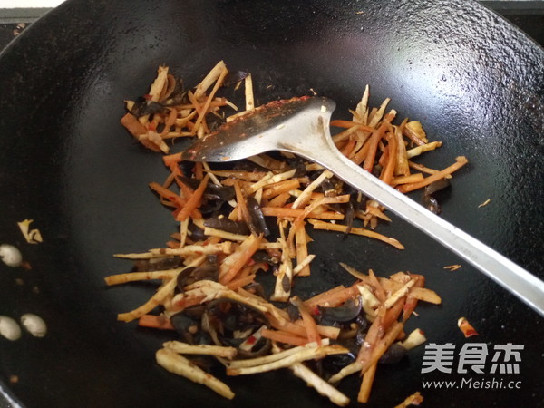 鱼香肉丝的做法步骤:6
