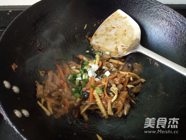 鱼香肉丝的做法步骤:9