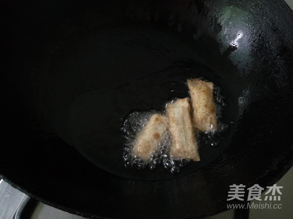 馄饨皮香蕉派的做法步骤：6