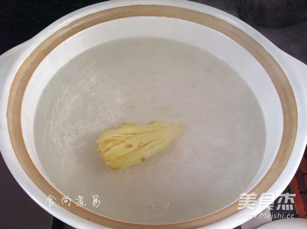 鲫鱼鸡蛋汤的做法步骤:4