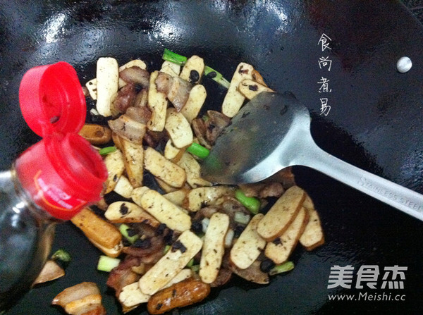 蒜香豆干五花肉的做法步骤:7