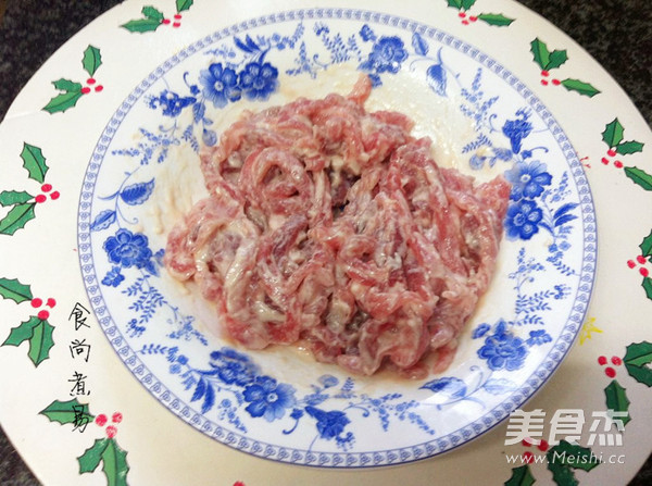 糖醋里脊肉的做法步骤:2