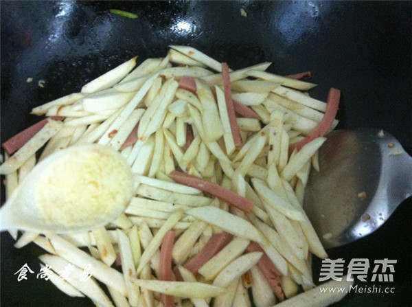 火腿炒茭白的做法步骤：8