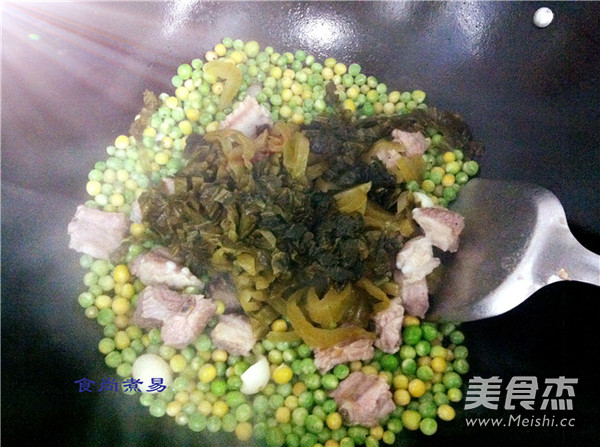 咸菜豌豆焖排骨的做法步骤:9