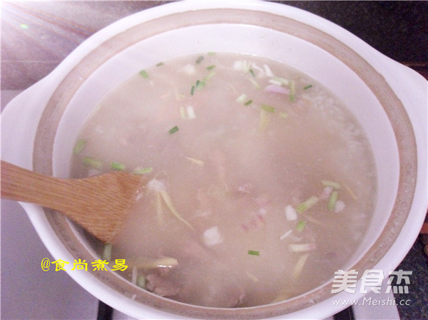 广东皮蛋瘦肉粥的做法步骤:11