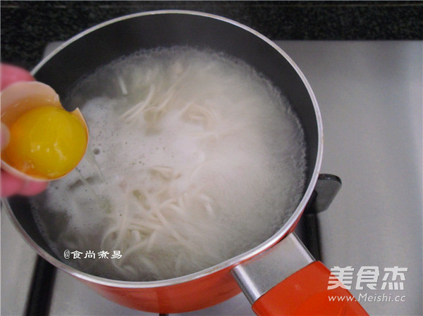 猪肝瘦肉鸡蛋汤面的做法步骤:6